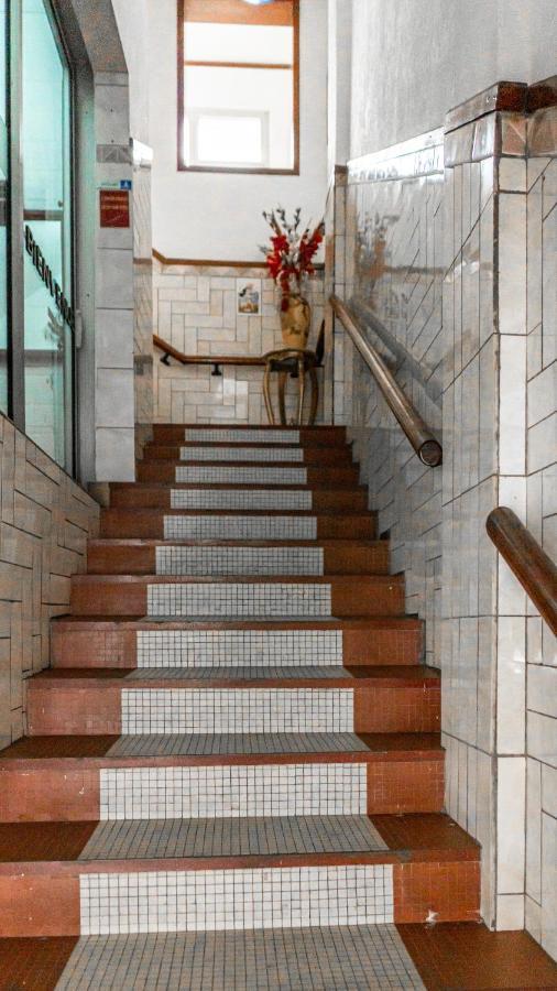 Hotel Le Majestic Дуала Экстерьер фото