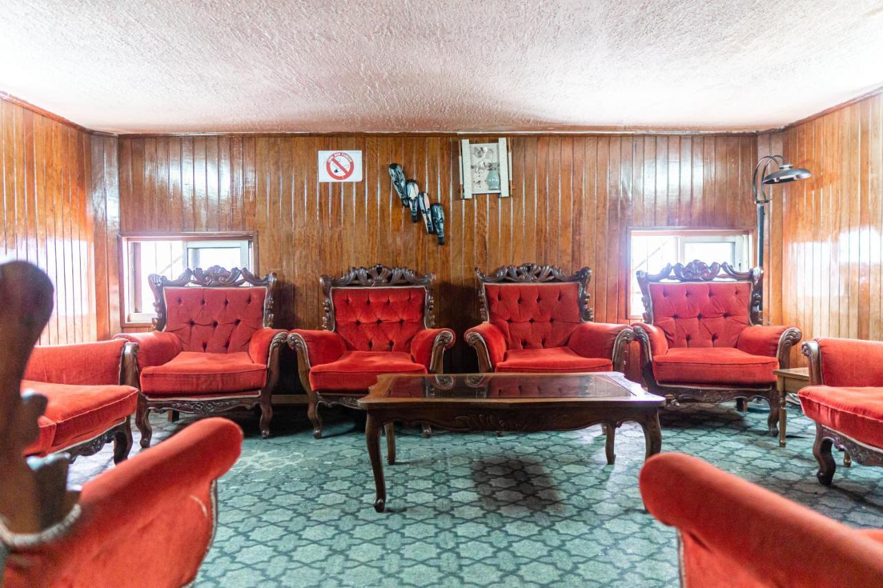 Hotel Le Majestic Дуала Экстерьер фото