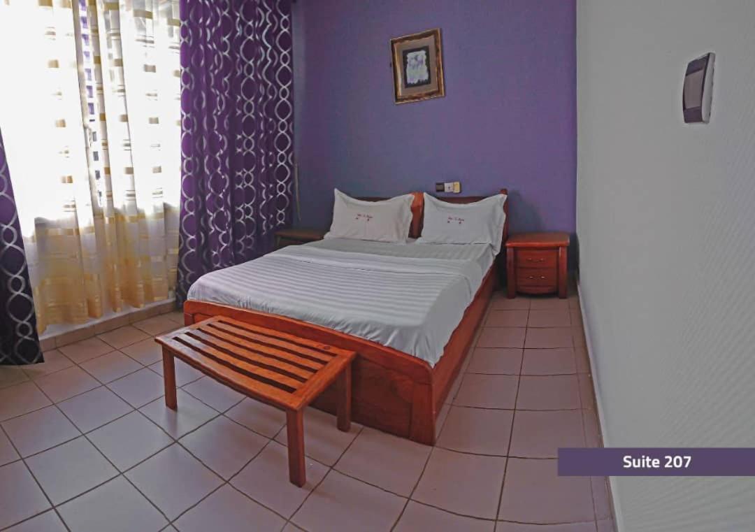 Hotel Le Majestic Дуала Экстерьер фото